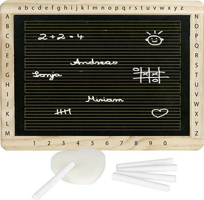 Tabule s dřevěným rámem, písmenky a čísly